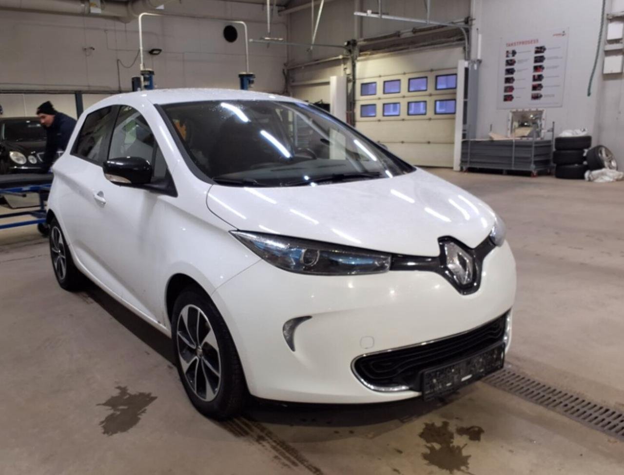 Фото - Renault ZOE #3