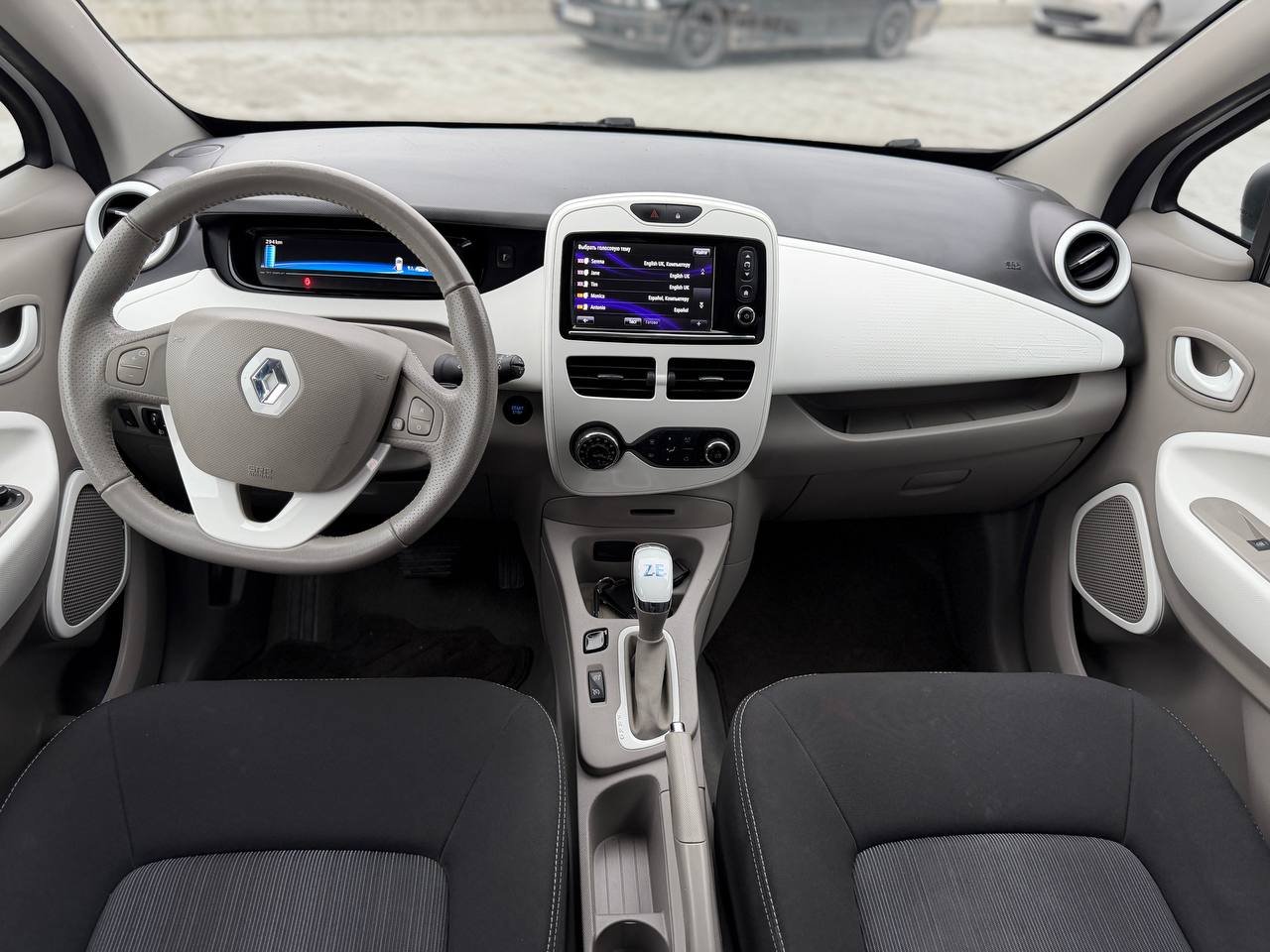 Фото - Renault ZOE #7