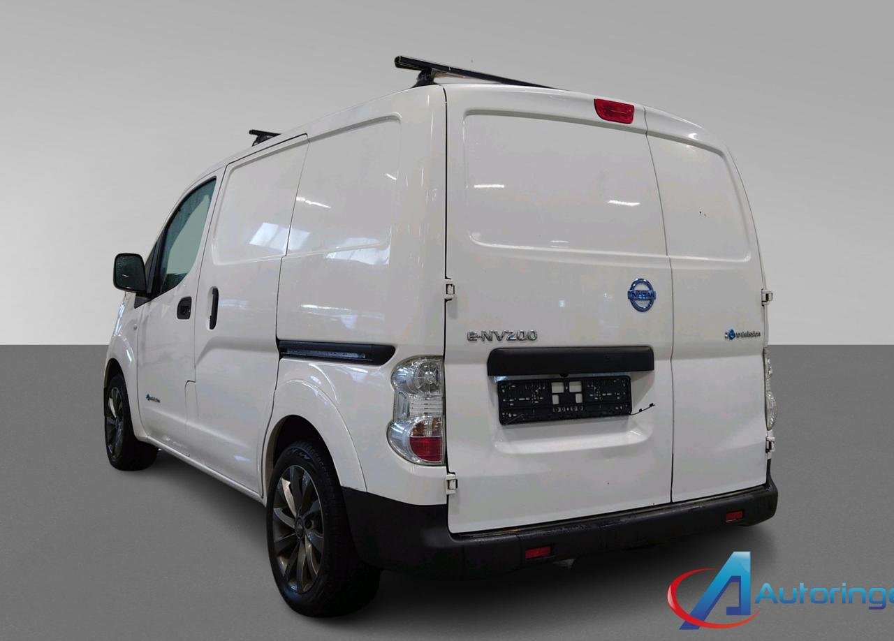 Фото - Nissan E-NV200 #4