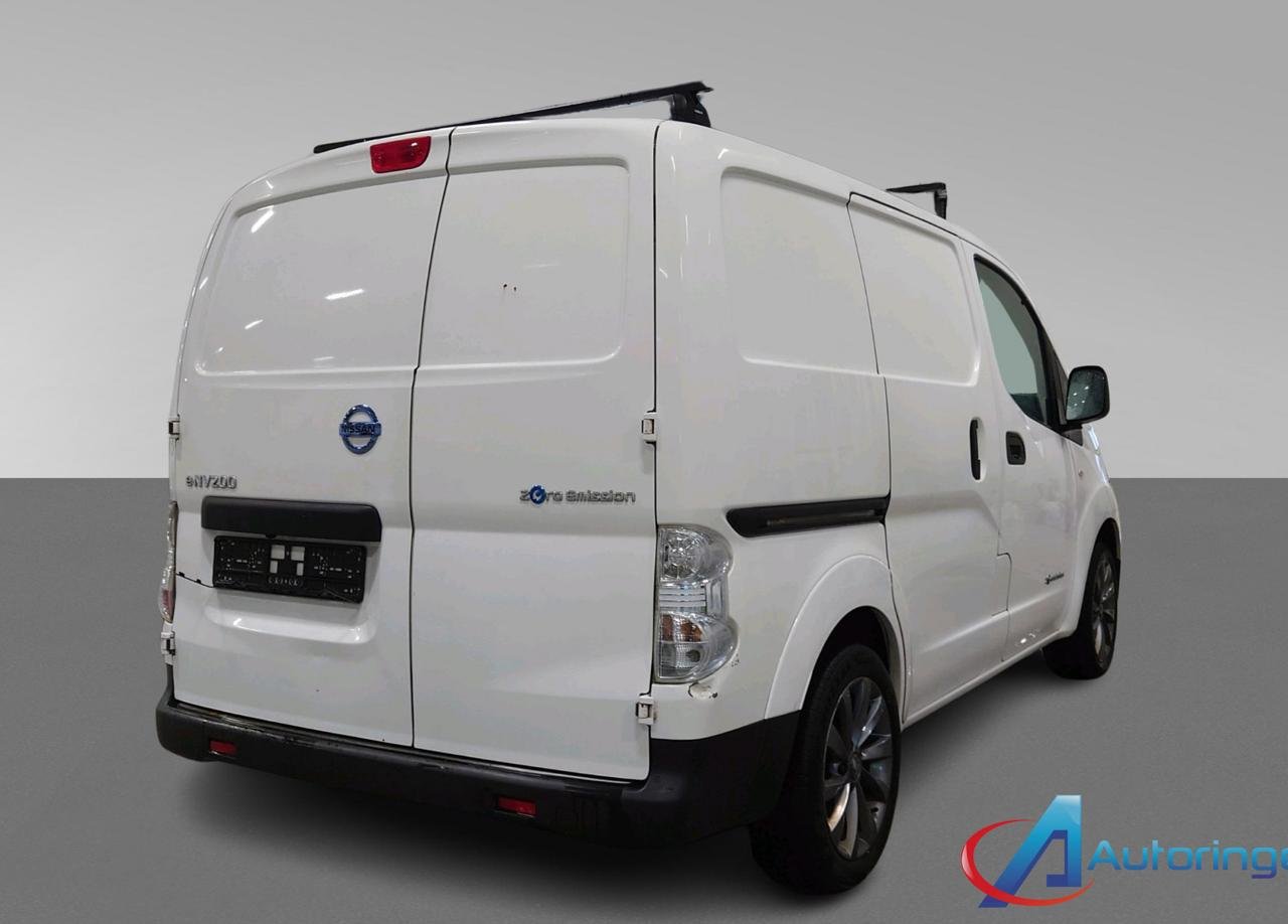 Фото - Nissan E-NV200 #6