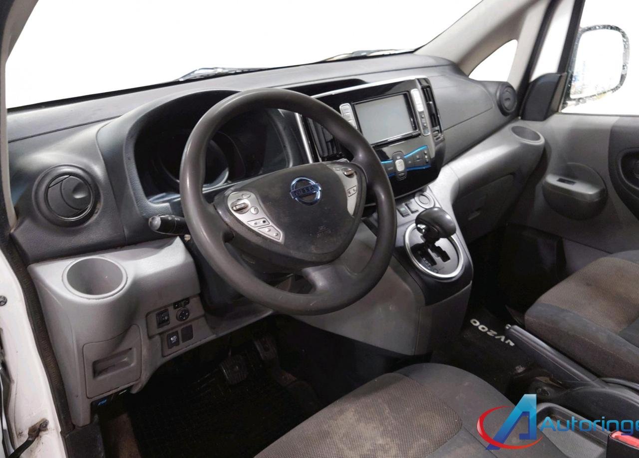 Фото - Nissan E-NV200 #8