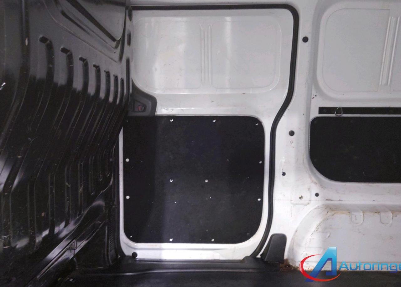 Фото - Nissan E-NV200 #9
