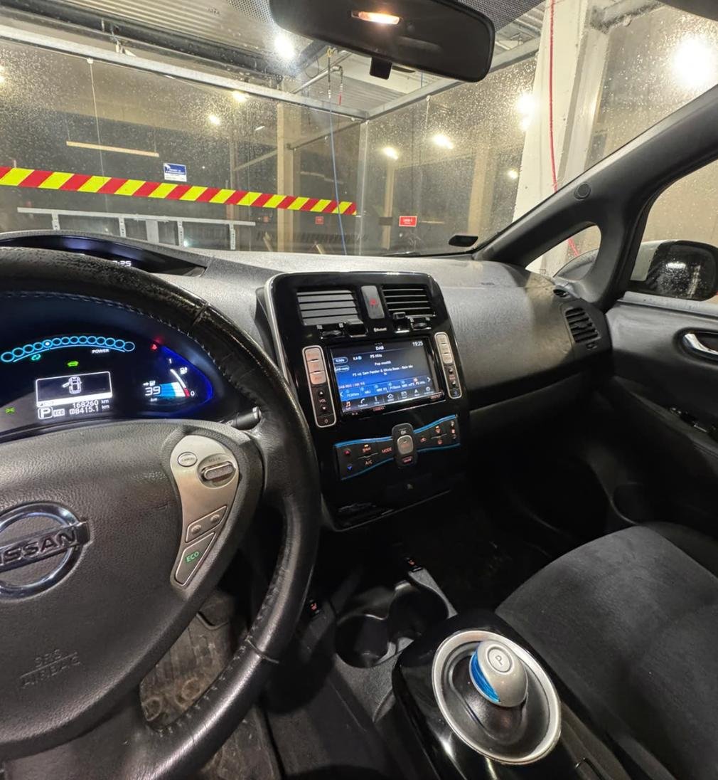 Фото - Nissan Leaf #8