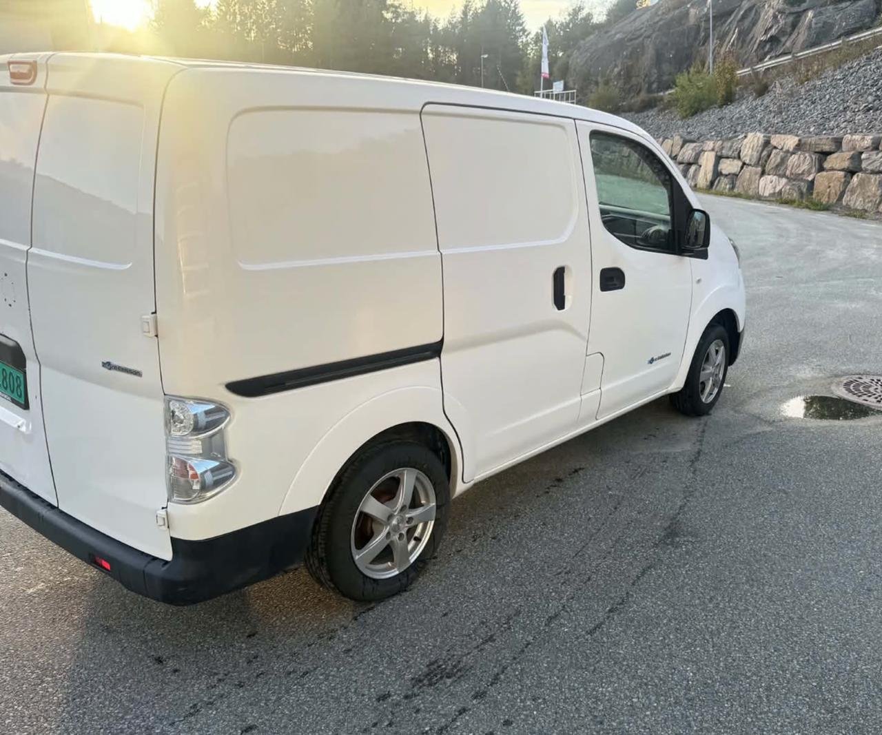 Фото - Nissan E-NV200 #5